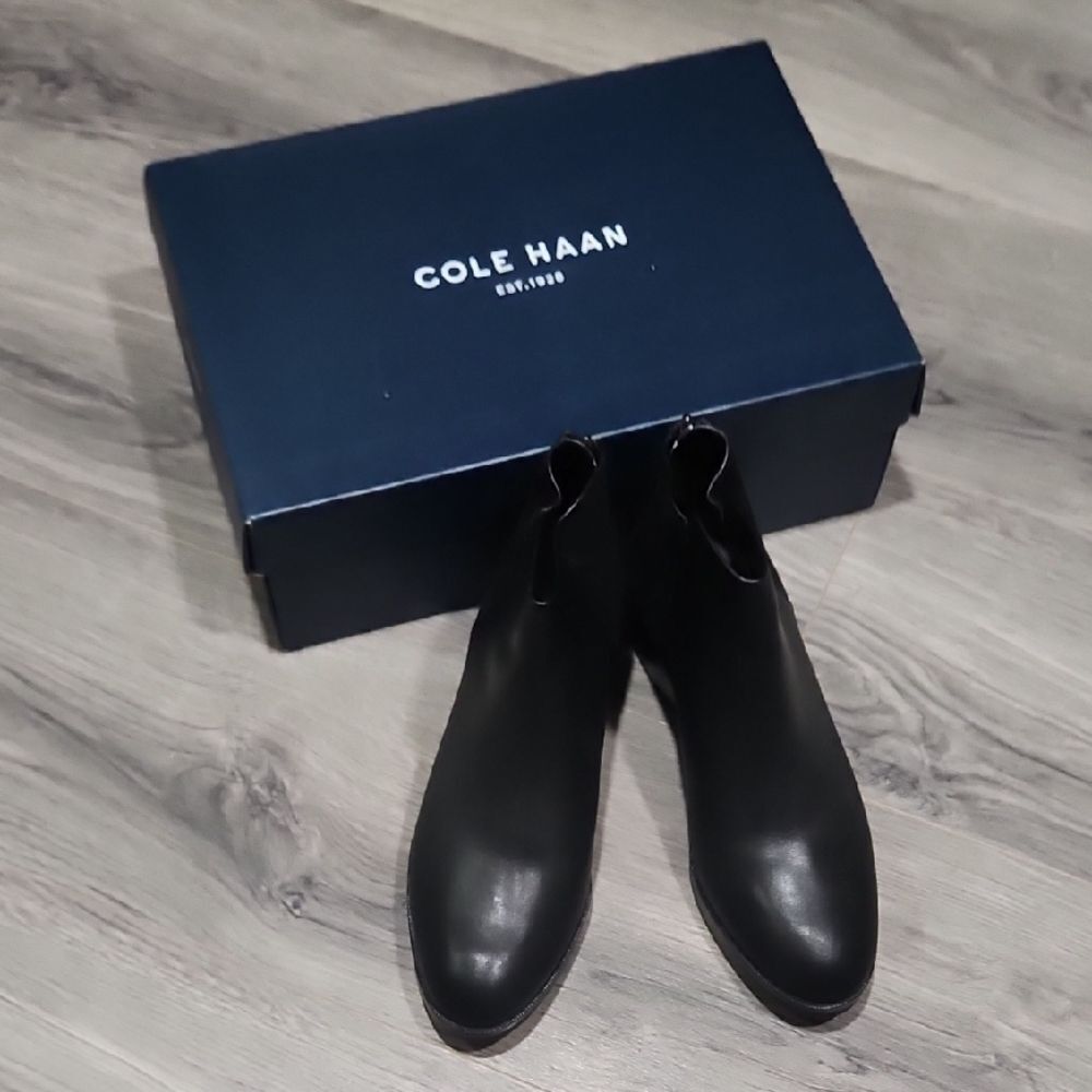 EUC Cole Haan Blk Leather & Suede Elion Booties